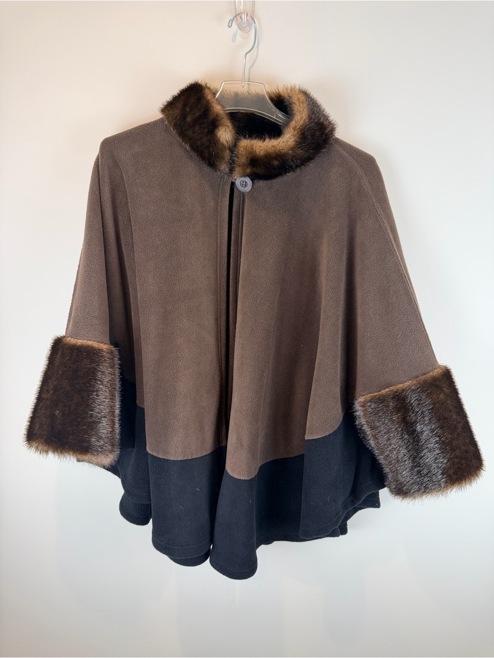 Parkhurst Two-Tone Brown & Black Faux-Fur Trim Cape one size